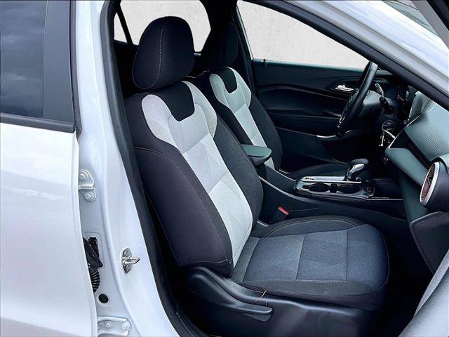 Used 2024 Chevrolet Trax RS FWD image 9