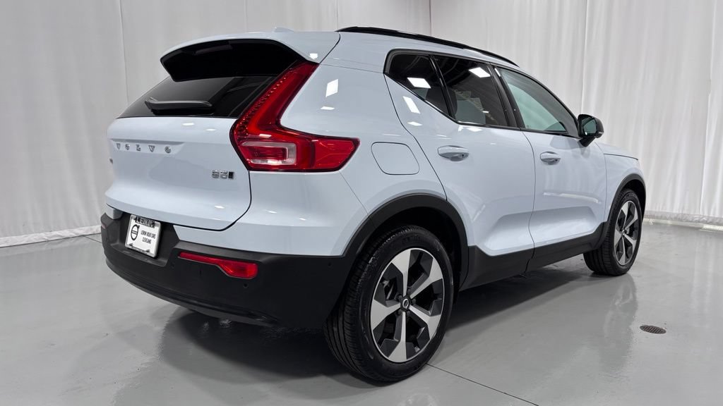 Used 2026 Volvo XC40 B5 Plus w/ Protection Package Premier AWD/4WD image 6