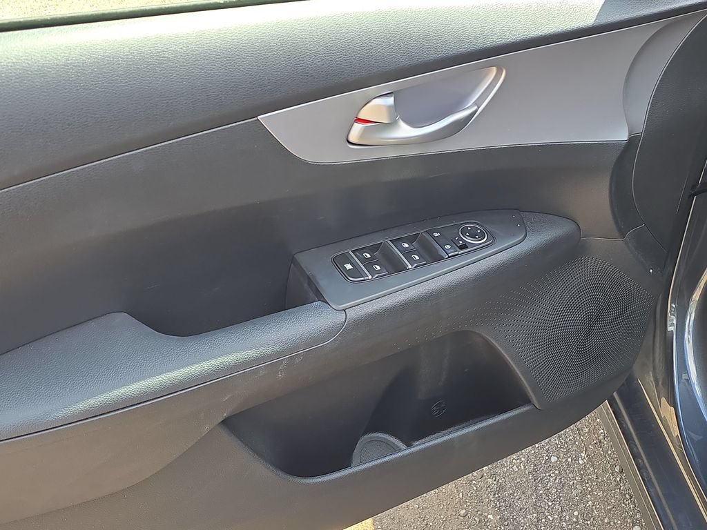 Certified 2023 Kia Forte LXS w/ LXS Technology Package FWD image 8