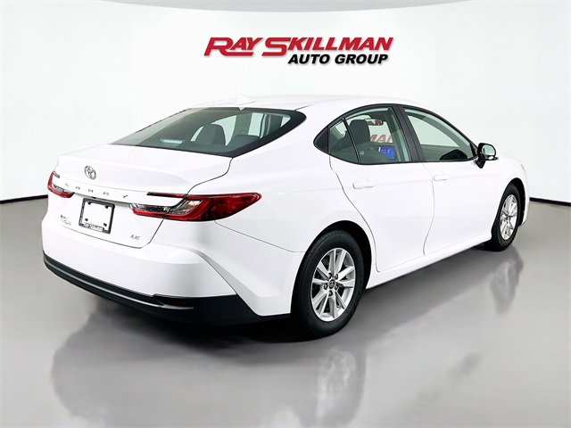 Used 2025 Toyota Camry LE image 7