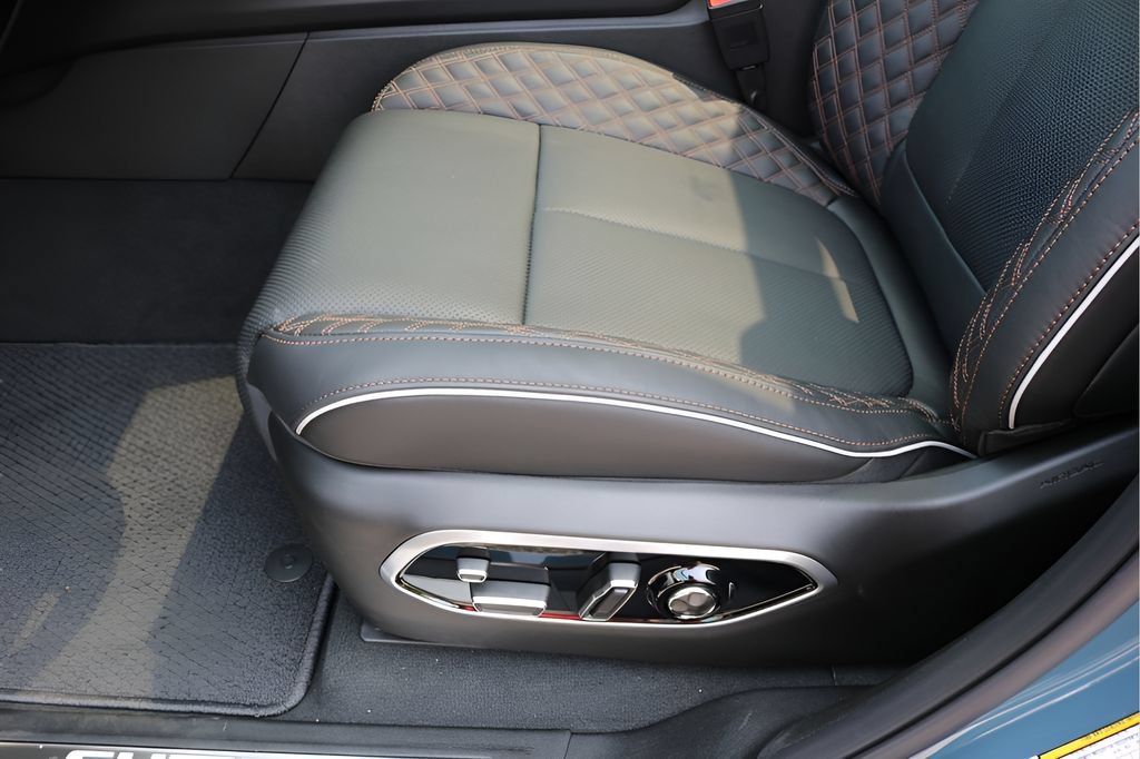 New 2026 Jeep Grand Cherokee Summit AWD/4WD image 13