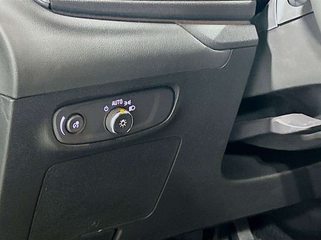 Used 2026 Buick Encore GX Sport Touring w/ Advanced Technology Package image 8