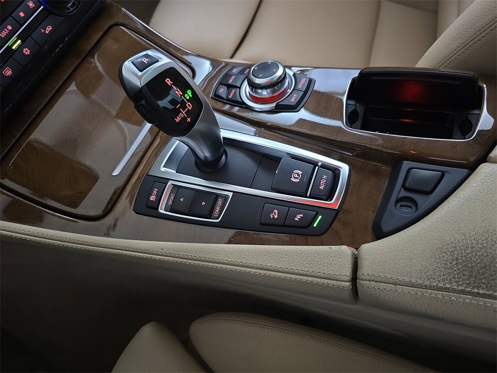 Used 2011 BMW 535i xDrive Sedan image 24