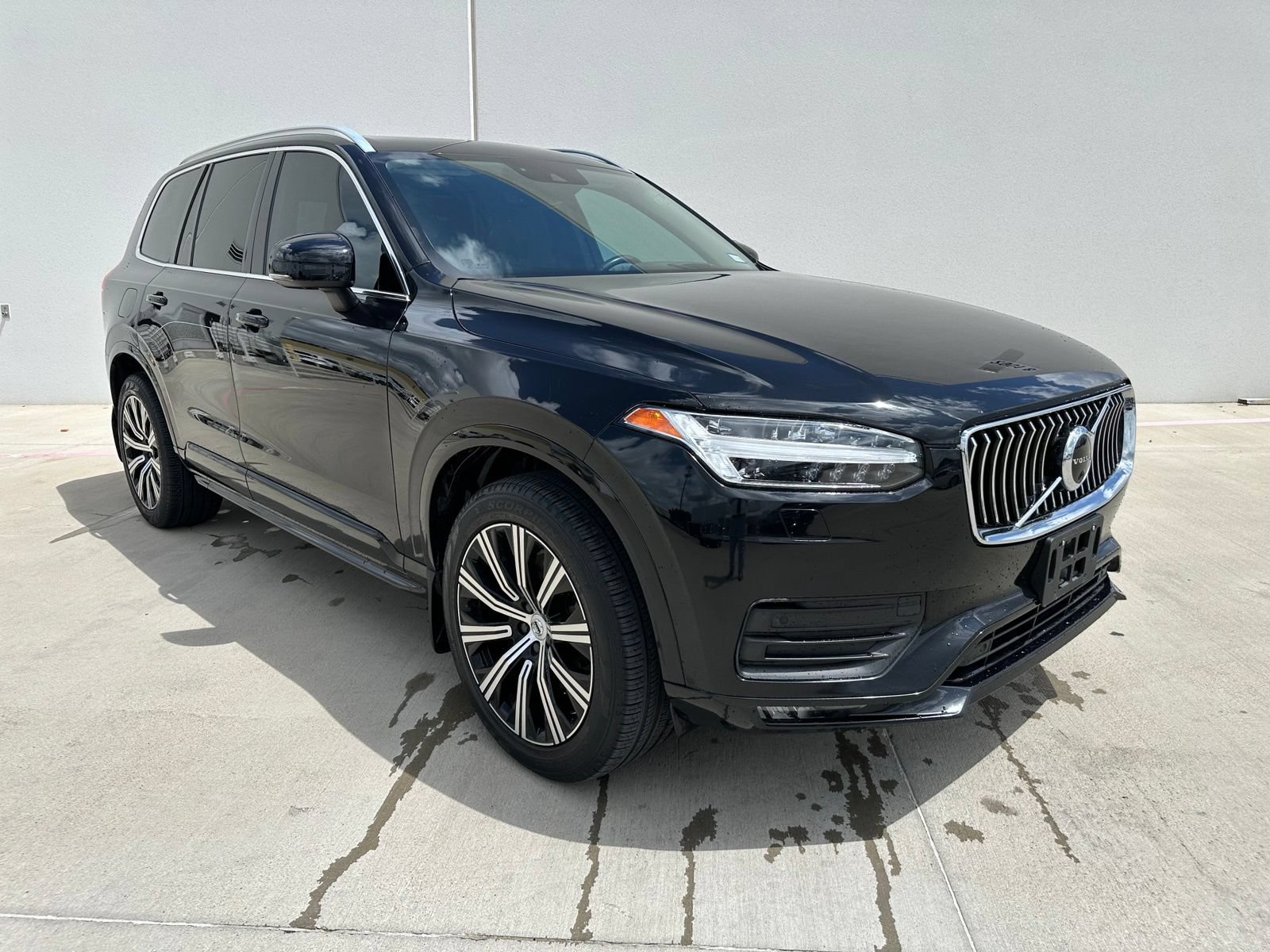 Used 2021 Volvo XC90 T5 Momentum FWD image 1