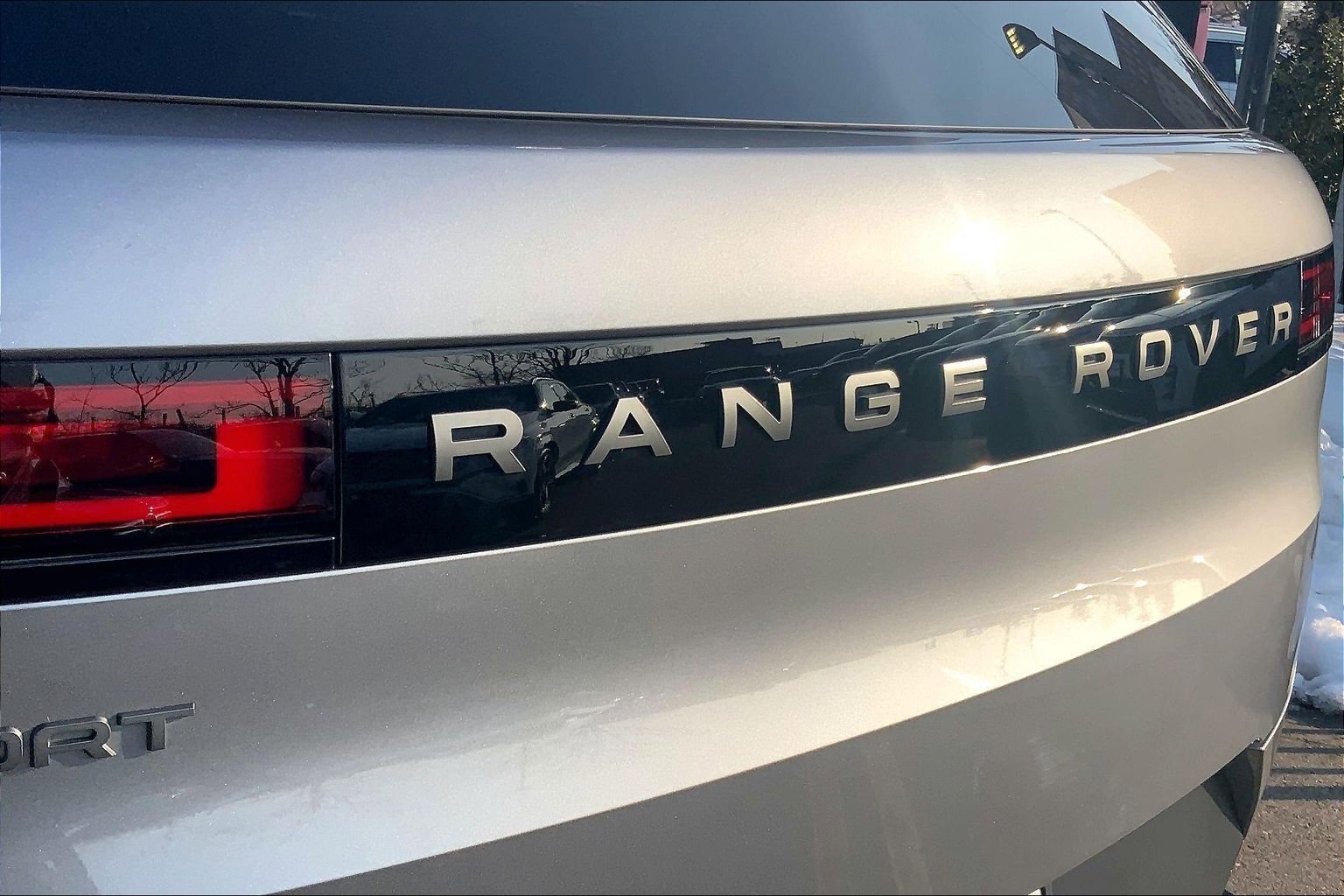 Used 2025 Land Rover Range Rover Sport S image 9