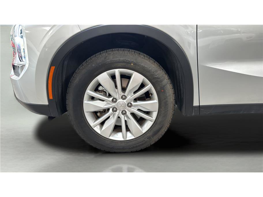 Used 2025 Mitsubishi Outlander ES FWD image 13