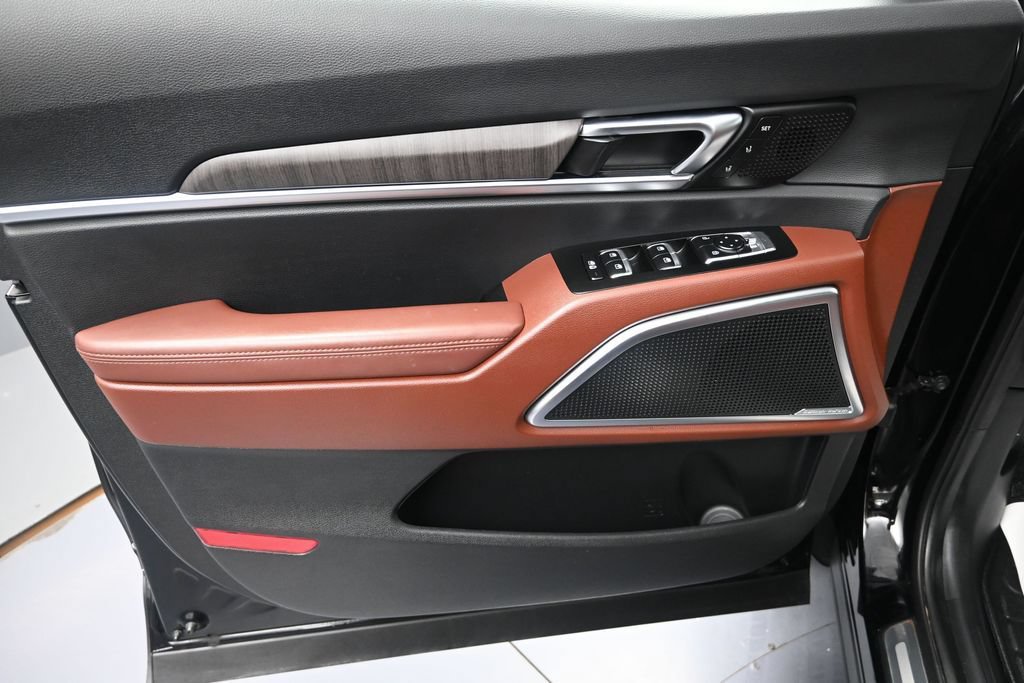 Certified 2025 Kia Telluride SX Prestige AWD/4WD image 9