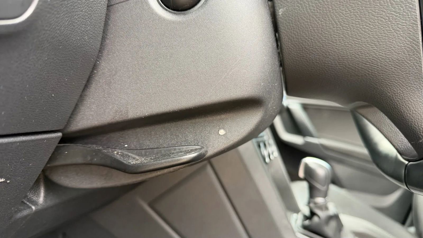 Used 2018 Volkswagen Tiguan SE w/ Panoramic Sunroof Package image 29