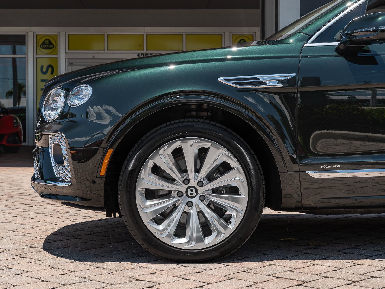Used 2023 Bentley Bentayga Extended Wheelbase AWD/4WD image 25