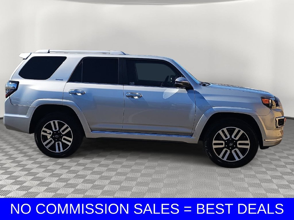 Used 2022 Toyota 4Runner Limited AWD/4WD image 2