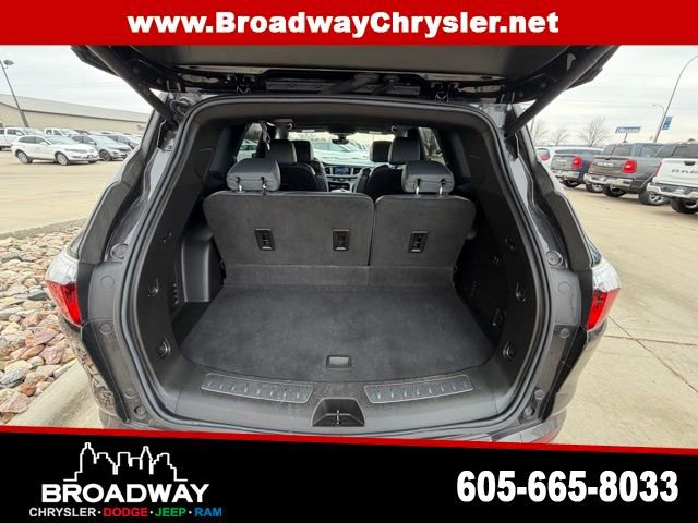 Used 2024 Buick Enclave Premium image 13