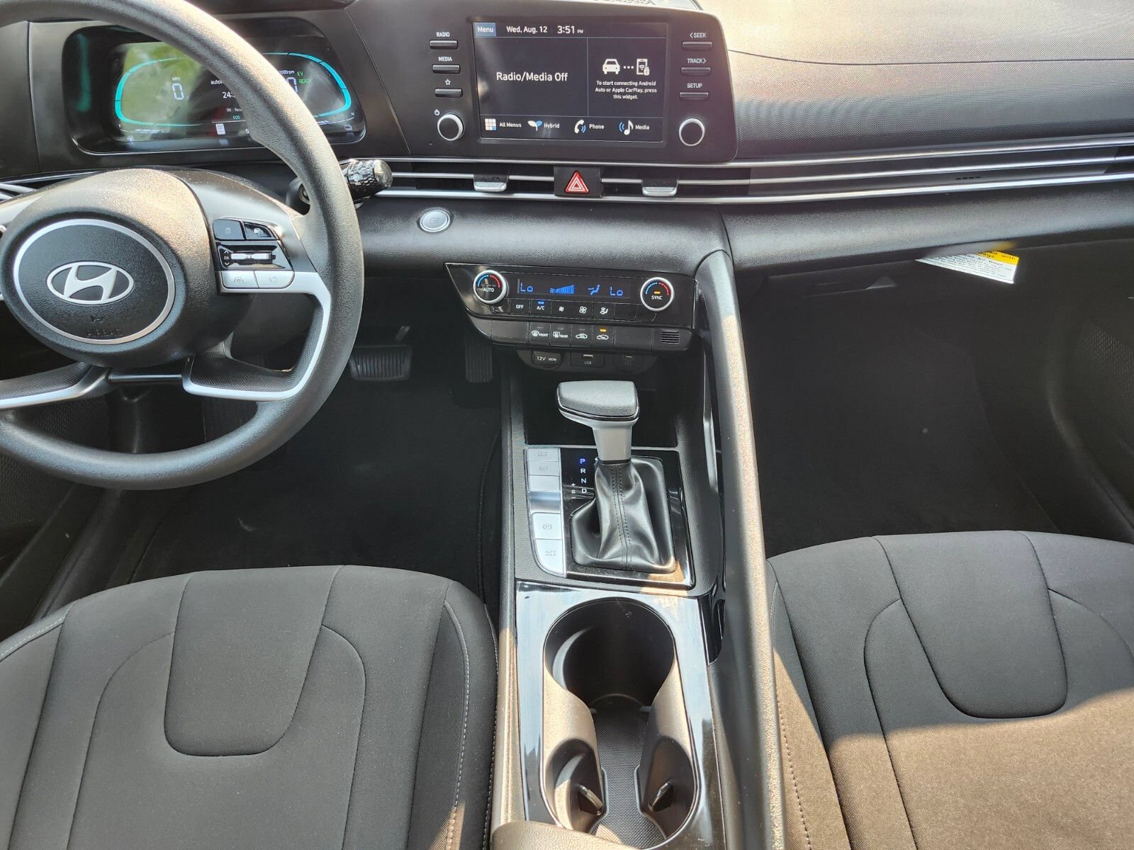 Certified 2026 Hyundai Elantra Hybrid FWD image 13