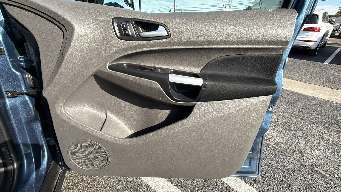 Used 2022 Ford Transit Connect XLT FWD image 16