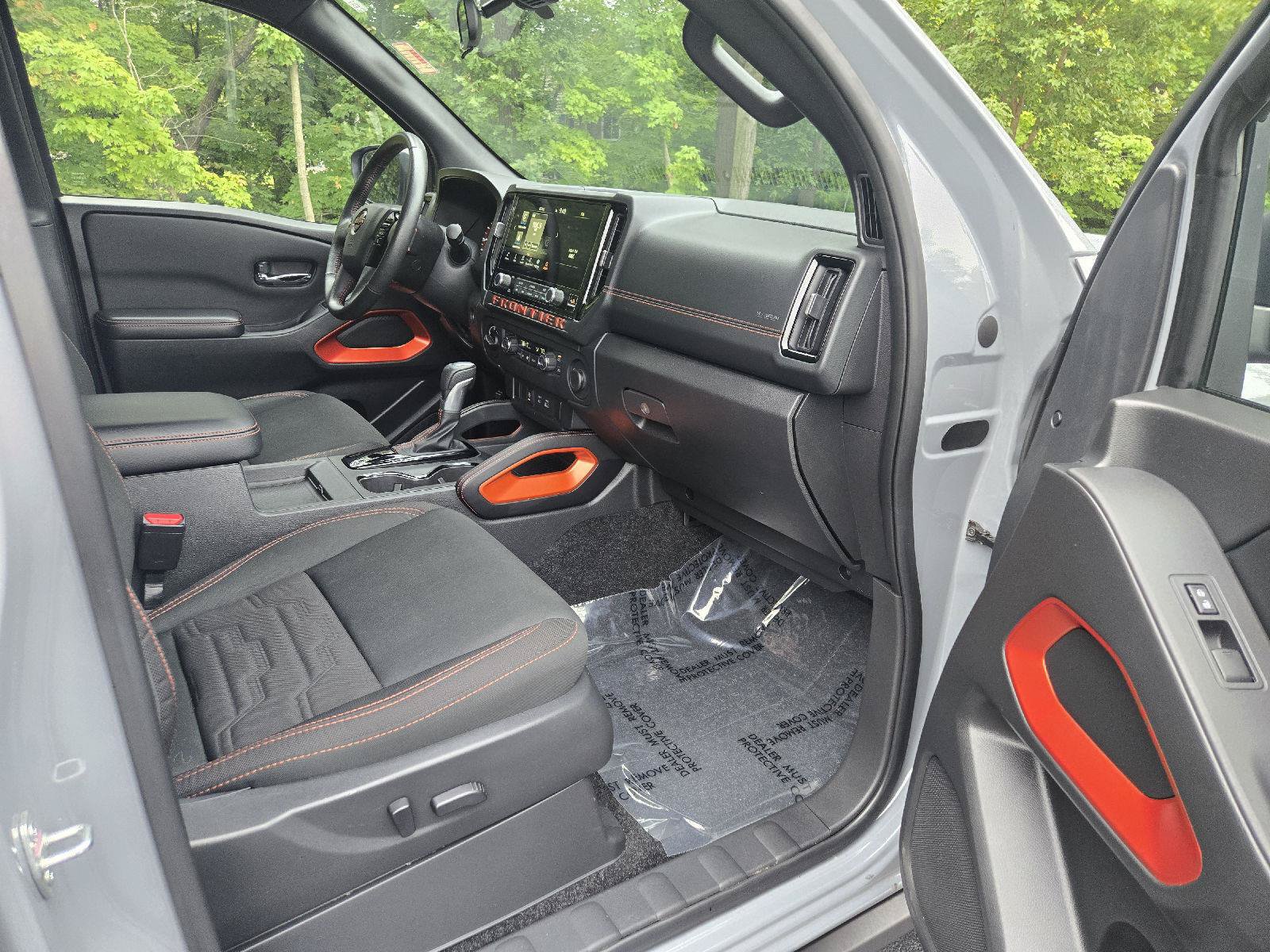 Used 2025 Nissan Frontier PRO-4X AWD/4WD image 21