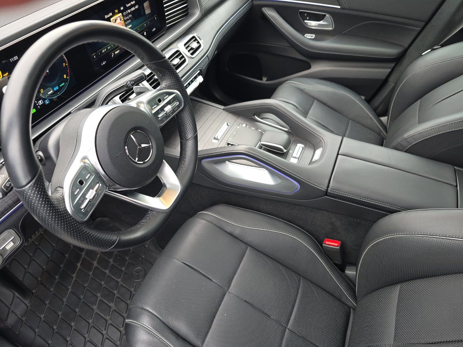 Used 2023 Mercedes-Benz GLS 580 4MATIC image 10