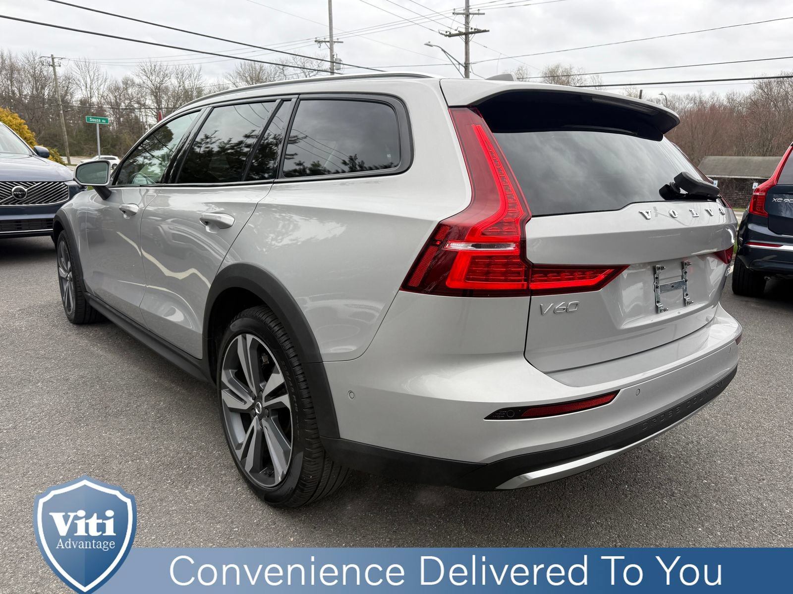 Used 2025 Volvo V60 B5 Cross Country Plus AWD/4WD image 6