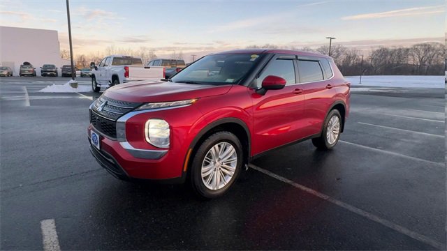 Used 2022 Mitsubishi Outlander ES image 4