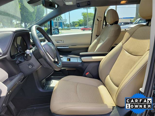 Used 2023 Toyota Sienna Limited FWD image 36