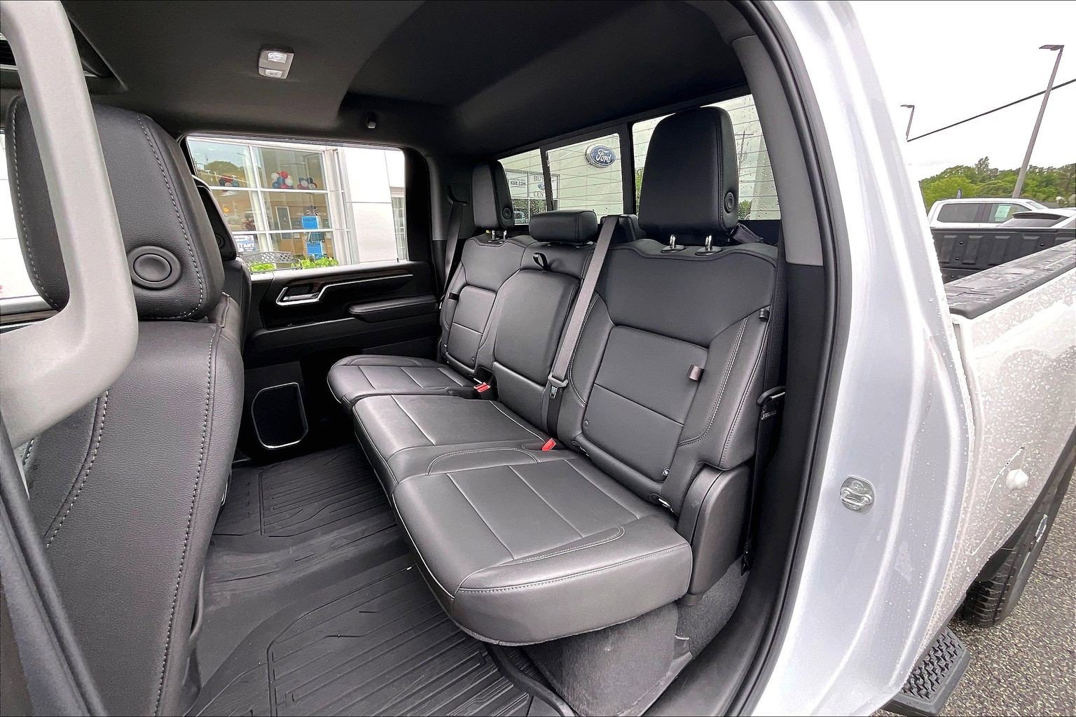 Used 2025 GMC Sierra 3500 SLT w/ SLT Premium Package AWD/4WD image 25