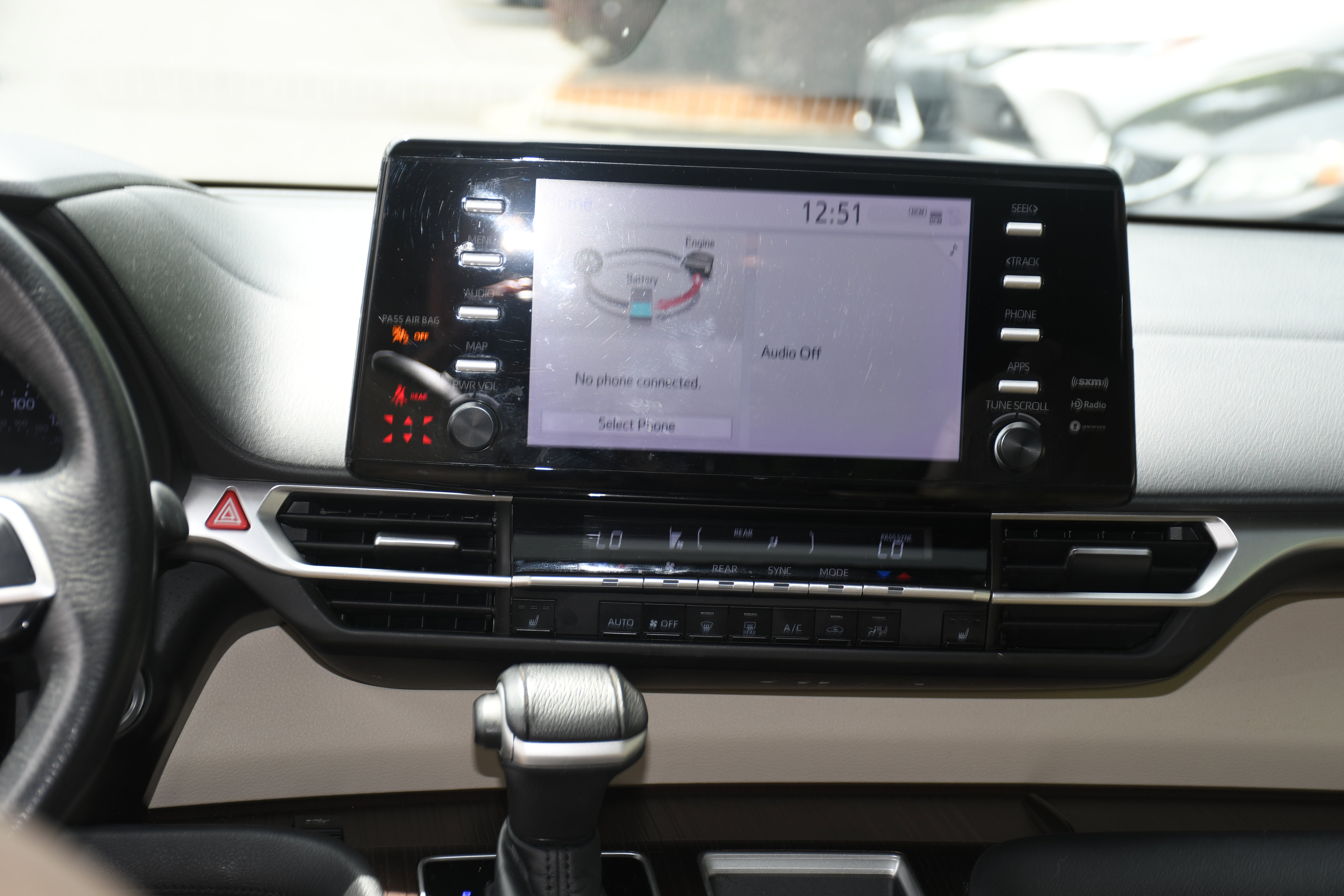 Used 2021 Toyota Sienna XLE FWD image 17