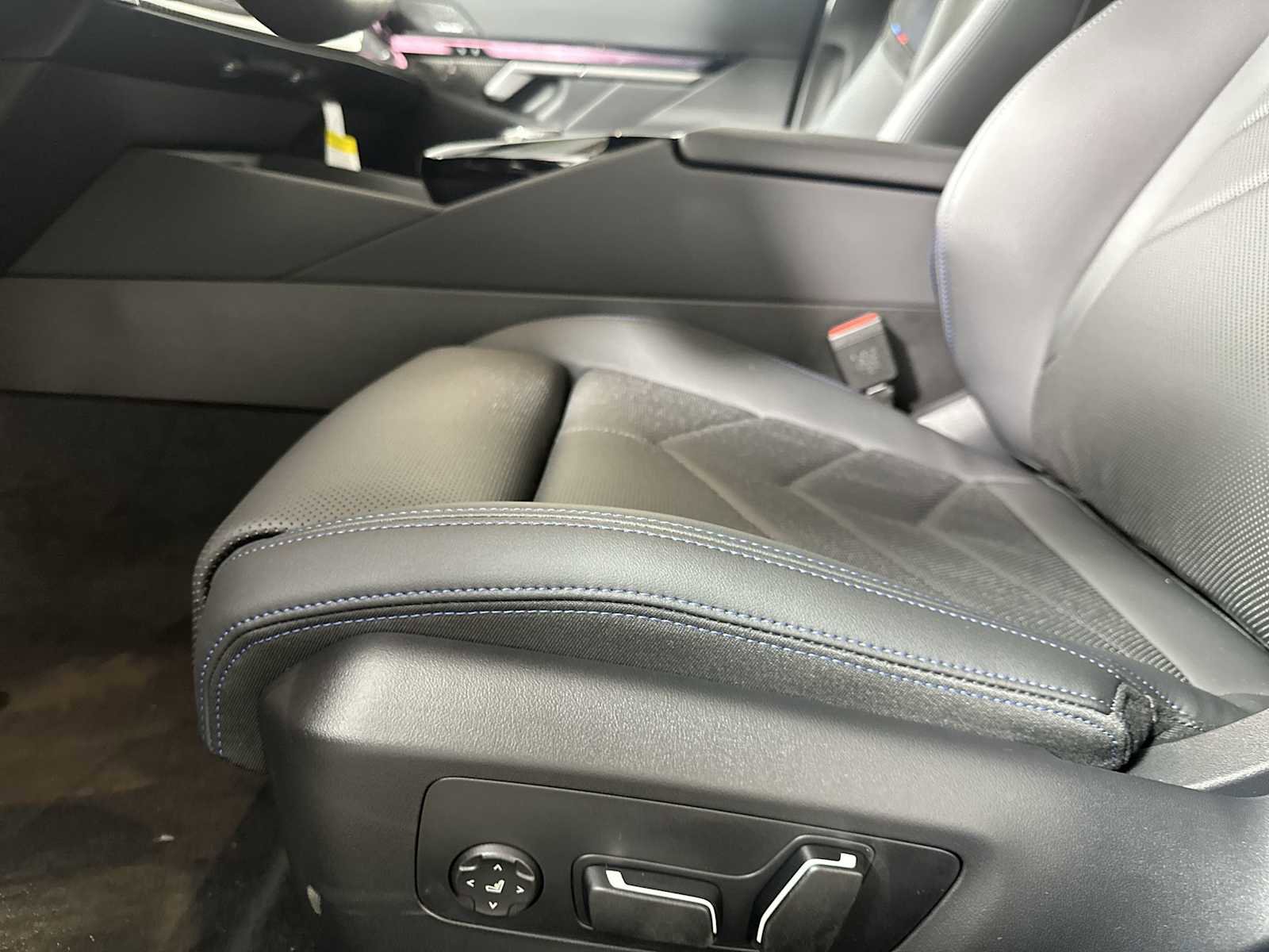 New 2026 BMW i5 eDrive40 w/ M Sport Package image 12