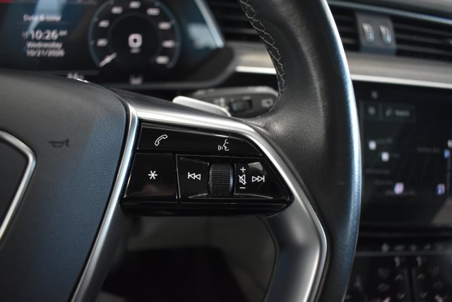 Used 2024 Audi Q8 e-tron Premium Plus AWD/4WD image 21