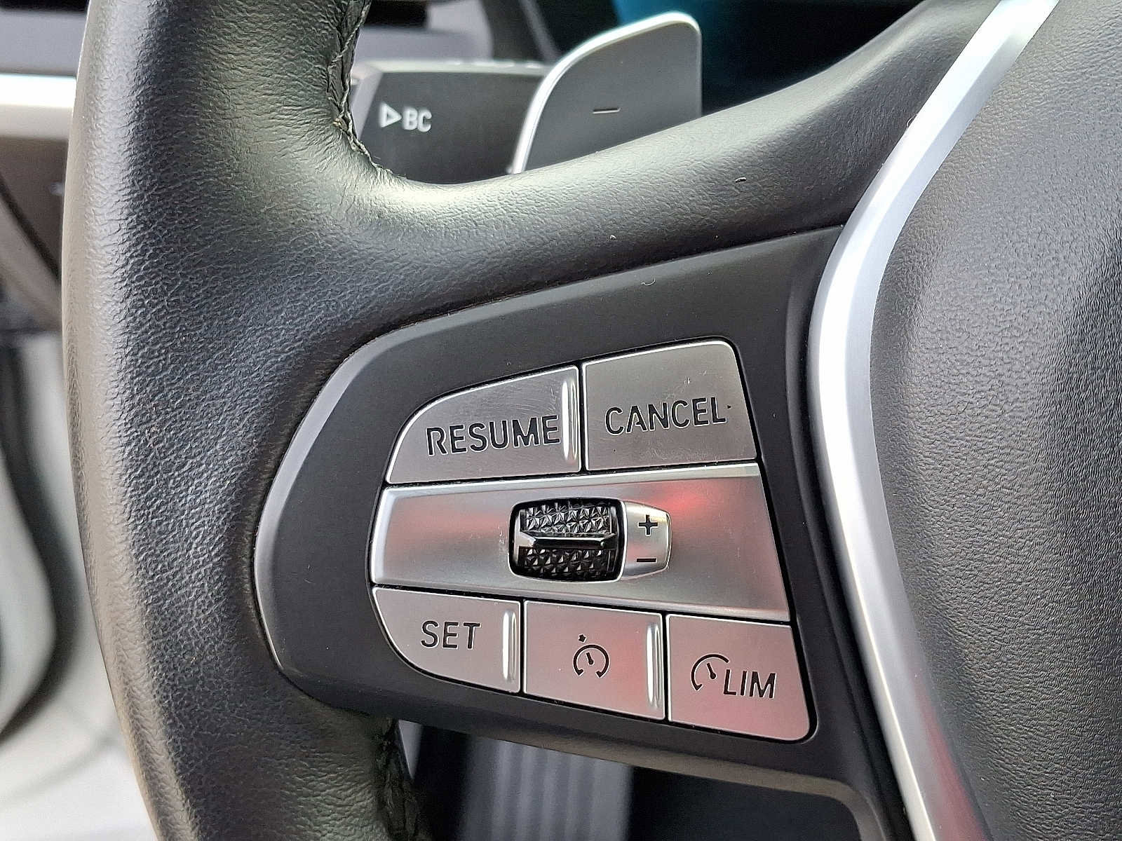 Used 2023 BMW X4 xDrive30i w/ Parking Assistance Package image 22