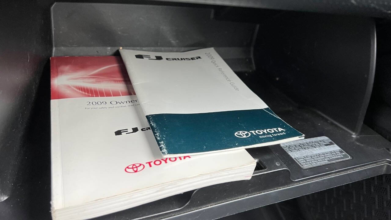 Used 2009 Toyota FJ Cruiser 2WD image 23