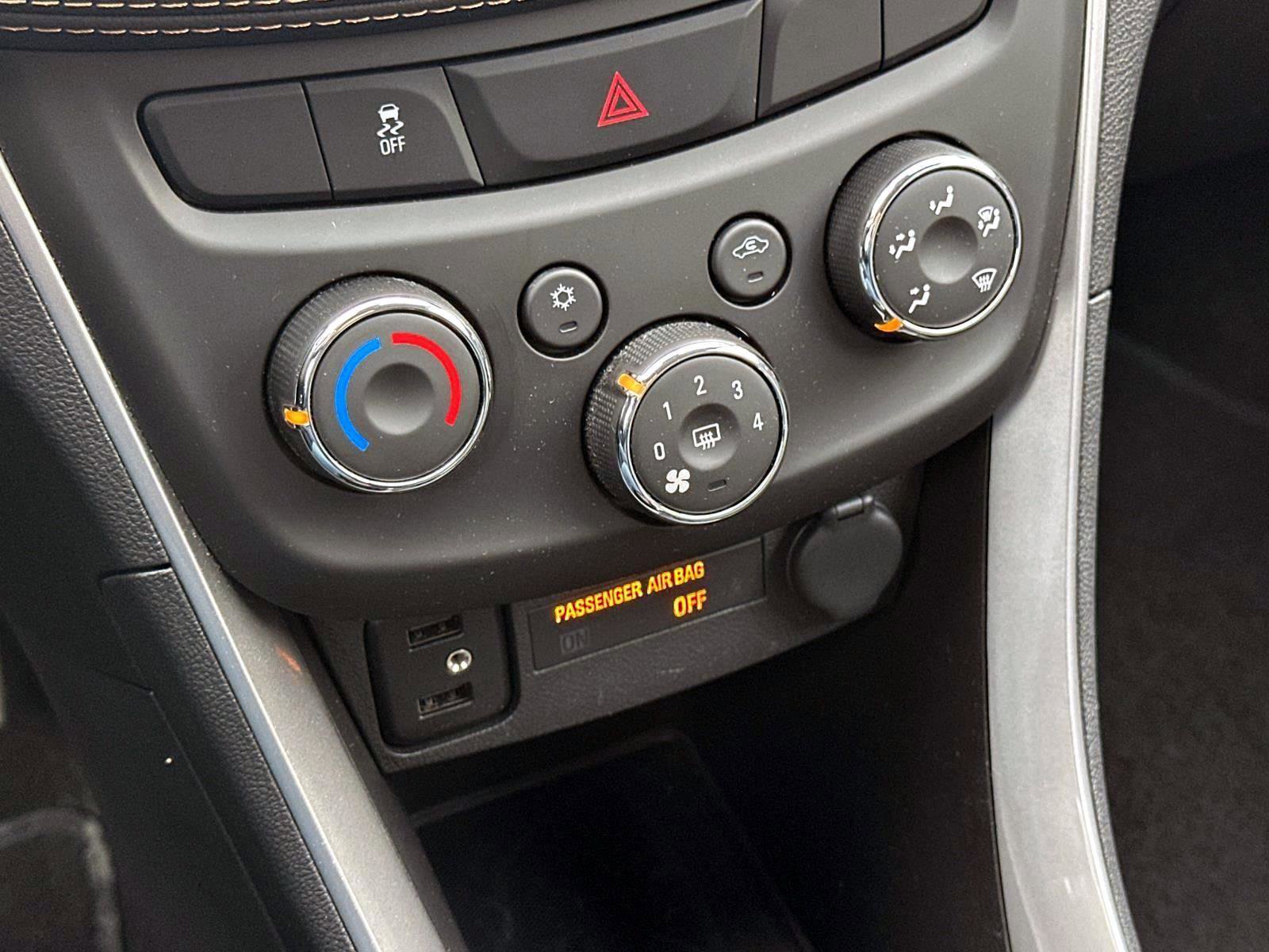 Certified 2022 Chevrolet Trax LT w/ LT Convenience Package image 24