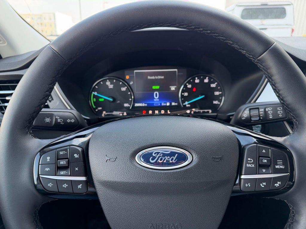 Used 2022 Ford Escape SEL w/ Class II Trailer Tow Package image 11