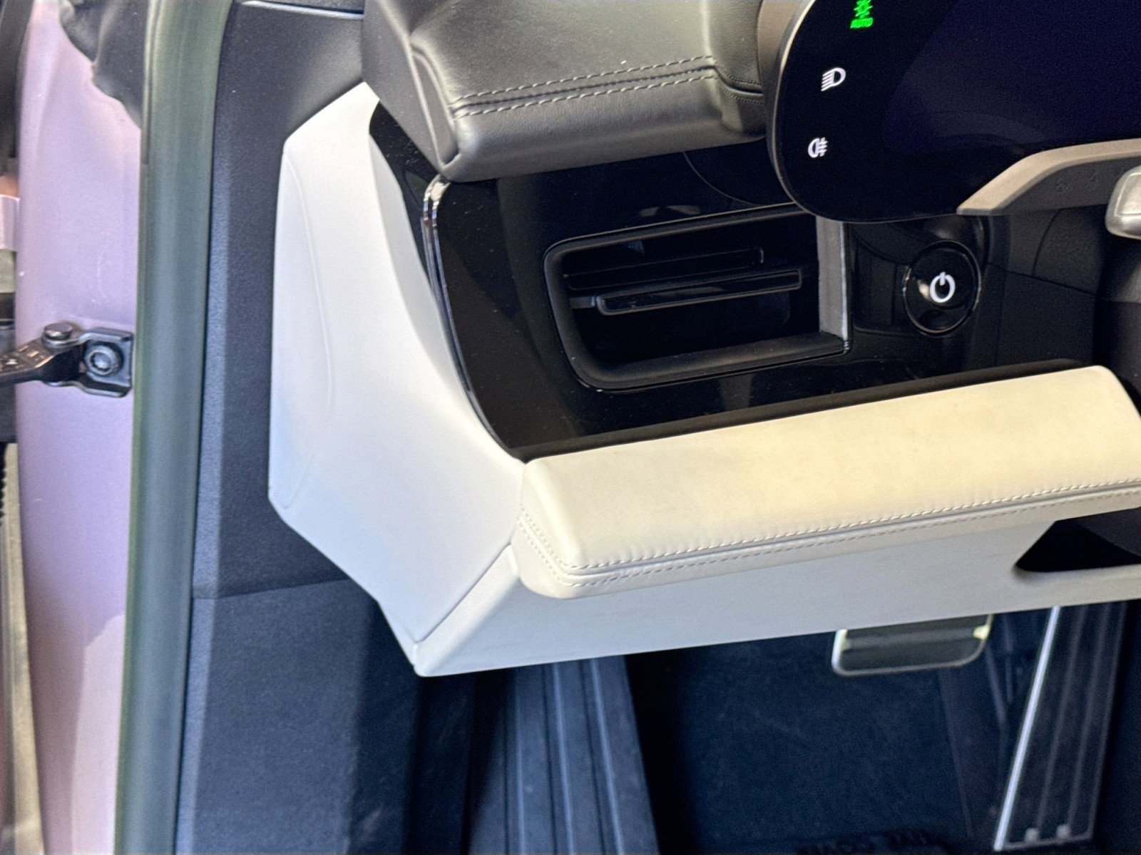 Certified 2022 Porsche Taycan GTS w/ Premium Package (P6U) image 13