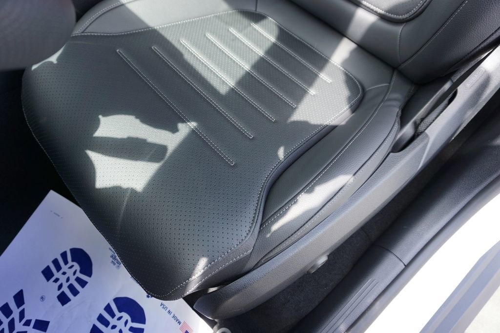 Certified 2025 Mercedes-Benz GLC 300 4MATIC image 44