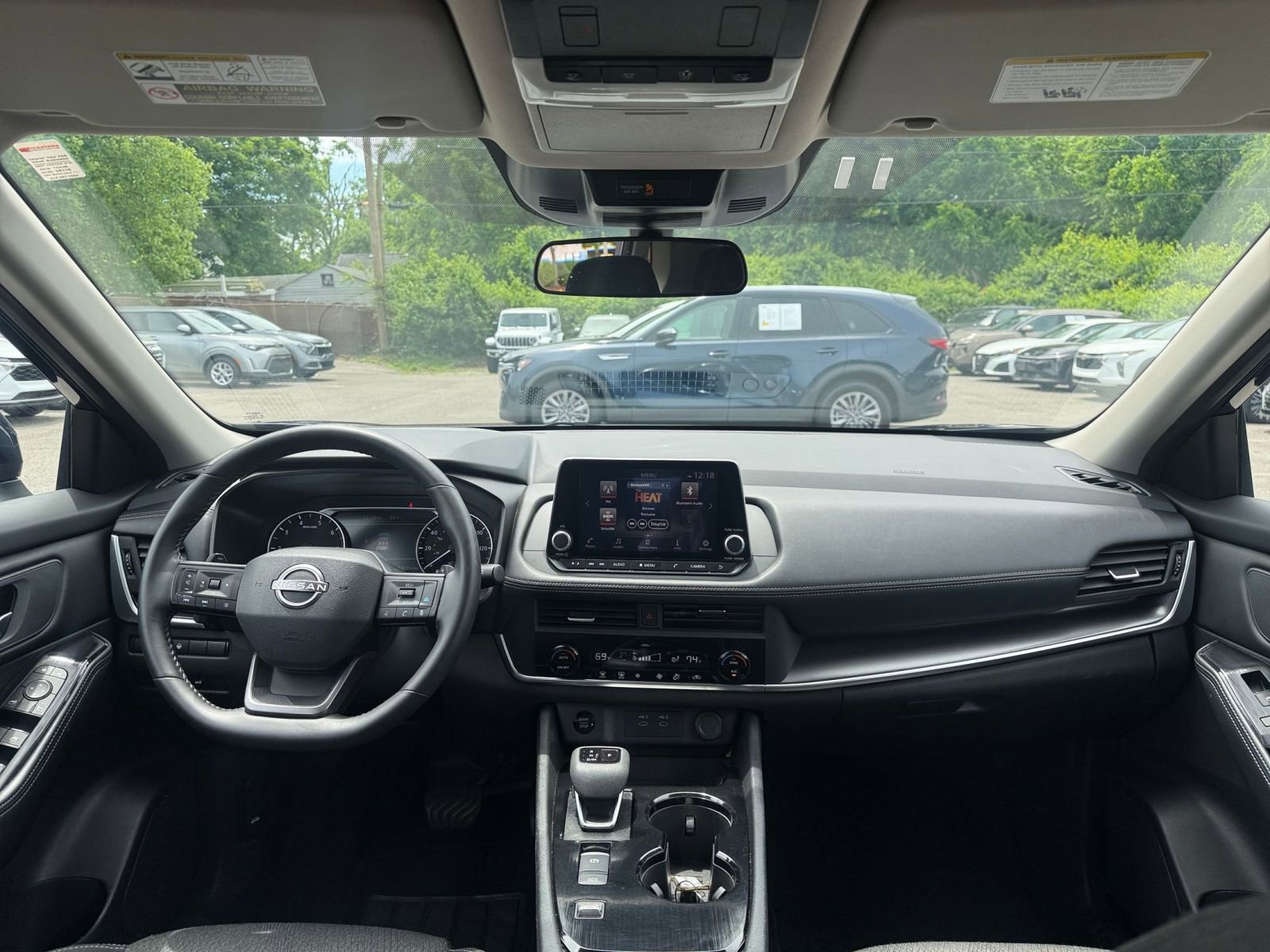 Used 2025 Nissan Rogue SV FWD image 34