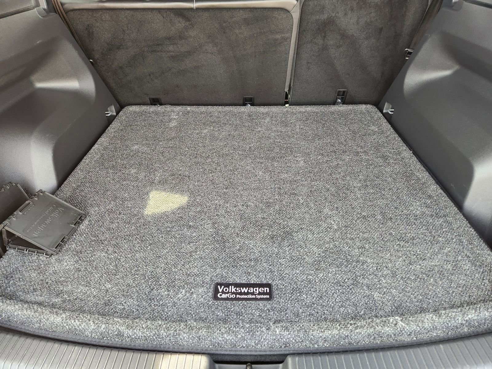 Used 2025 Volkswagen Atlas Cross Sport SEL R-Line image 36