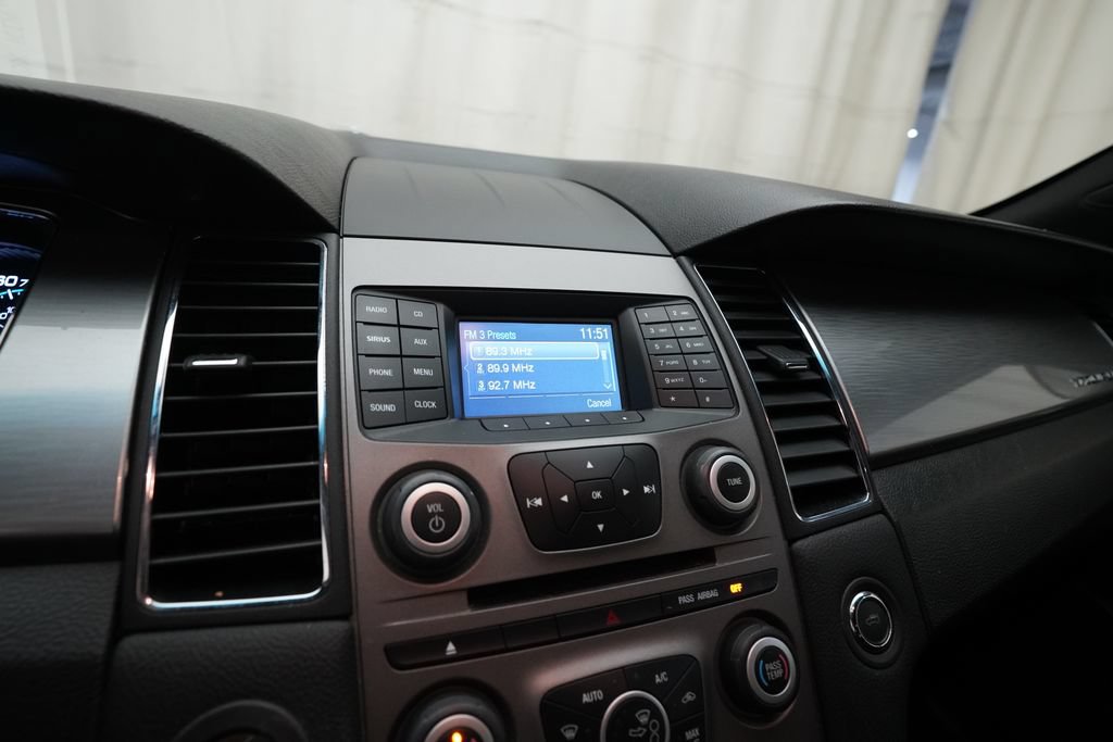 Used 2018 Ford Taurus SEL FWD image 6
