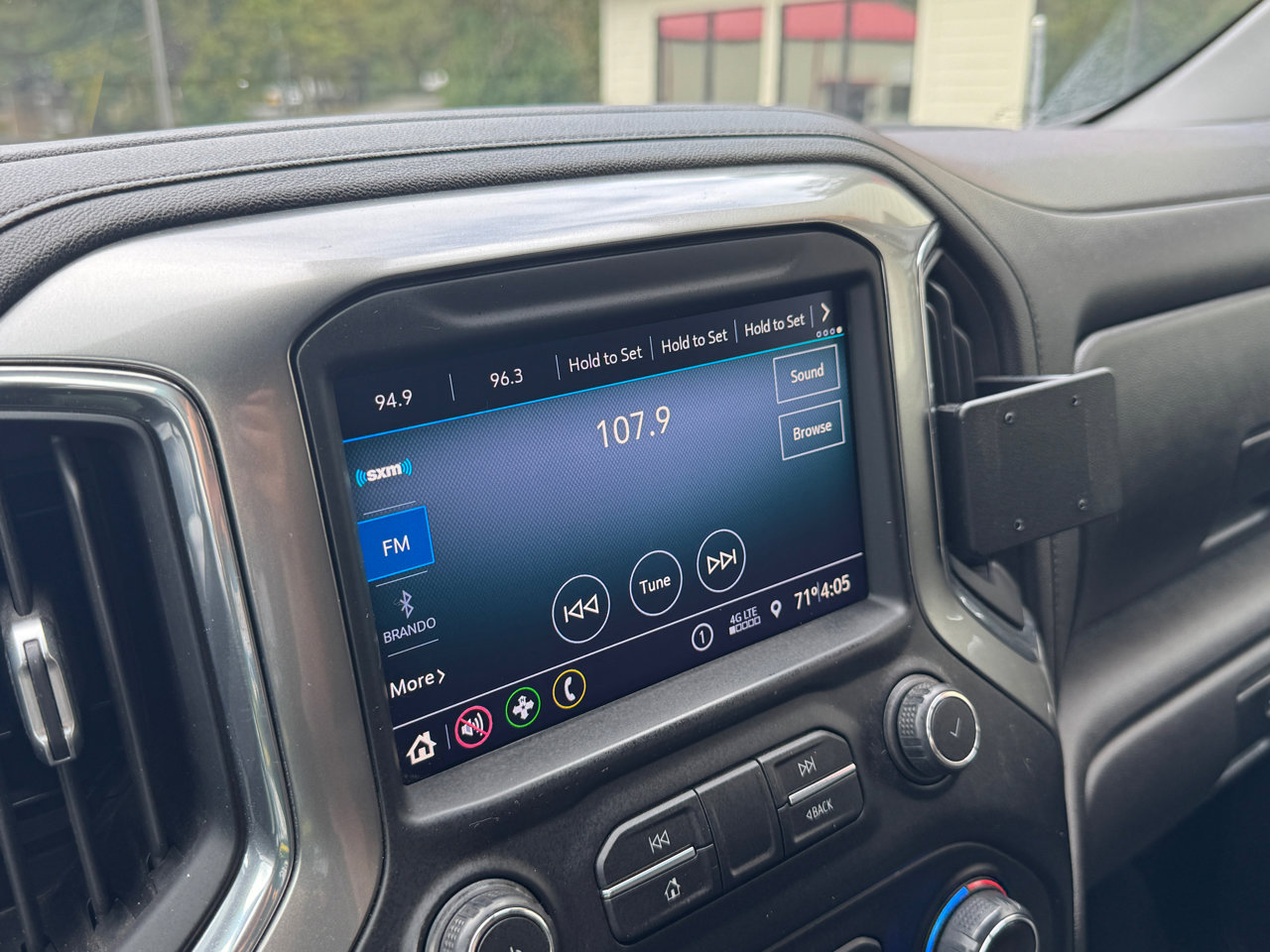 Used 2021 Chevrolet Silverado 1500 LT image 22