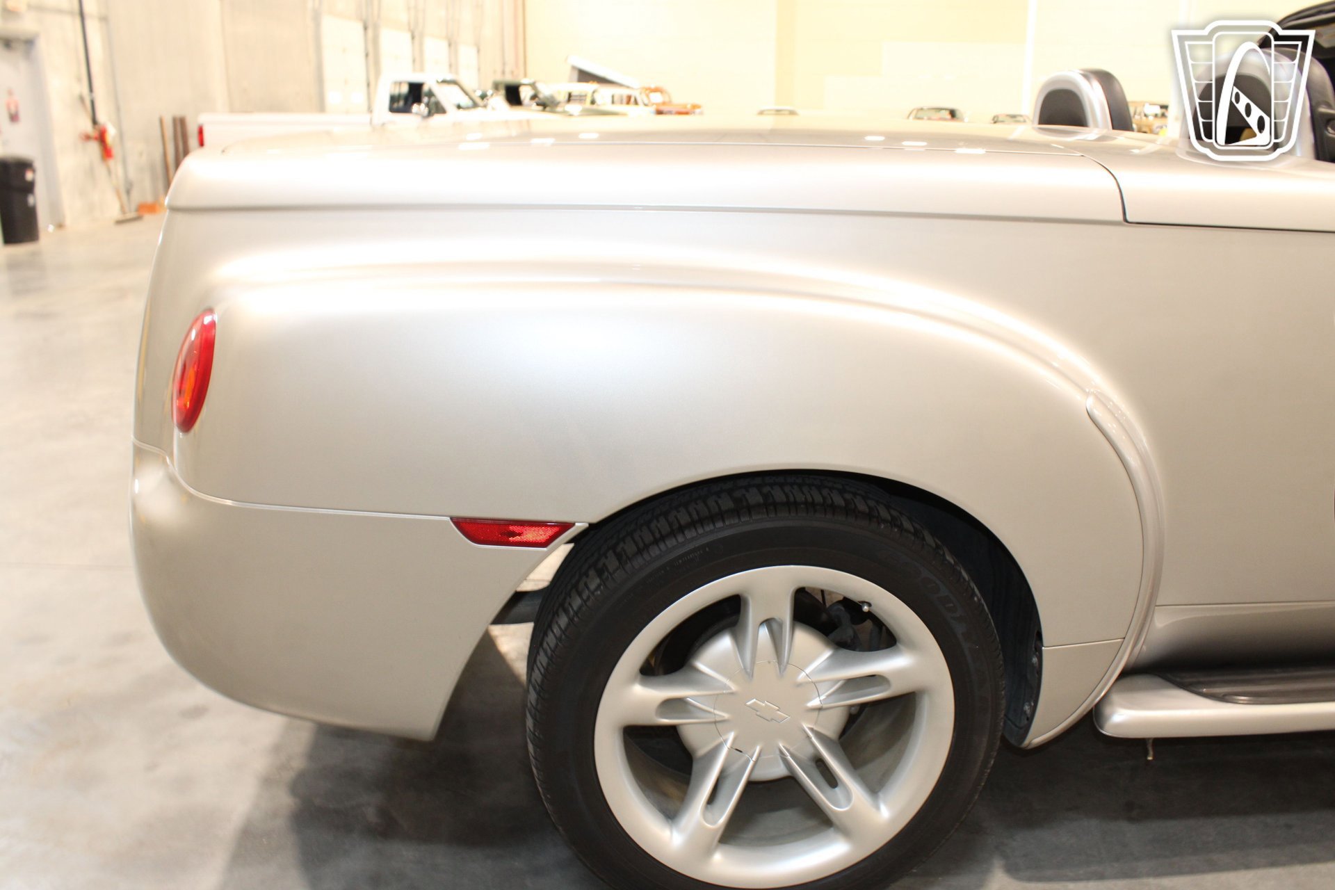 Used 2004 Chevrolet SSR w/ Preferred Equipment Group RWD image 13