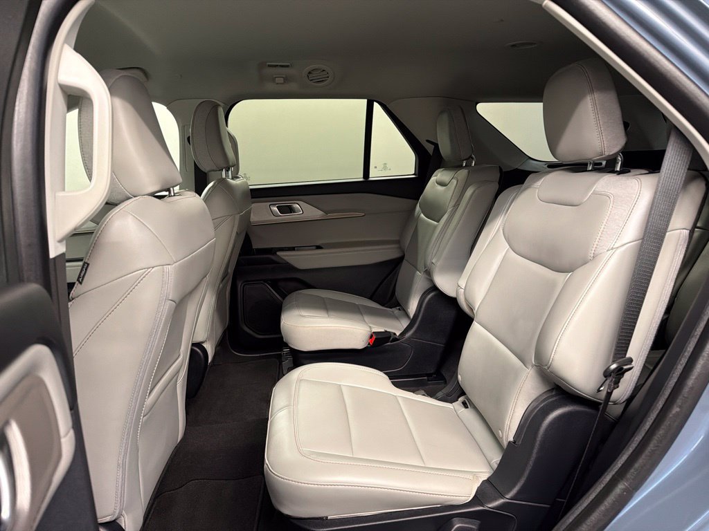 Used 2025 Ford Explorer Active w/ Active Comfort Package AWD/4WD image 31