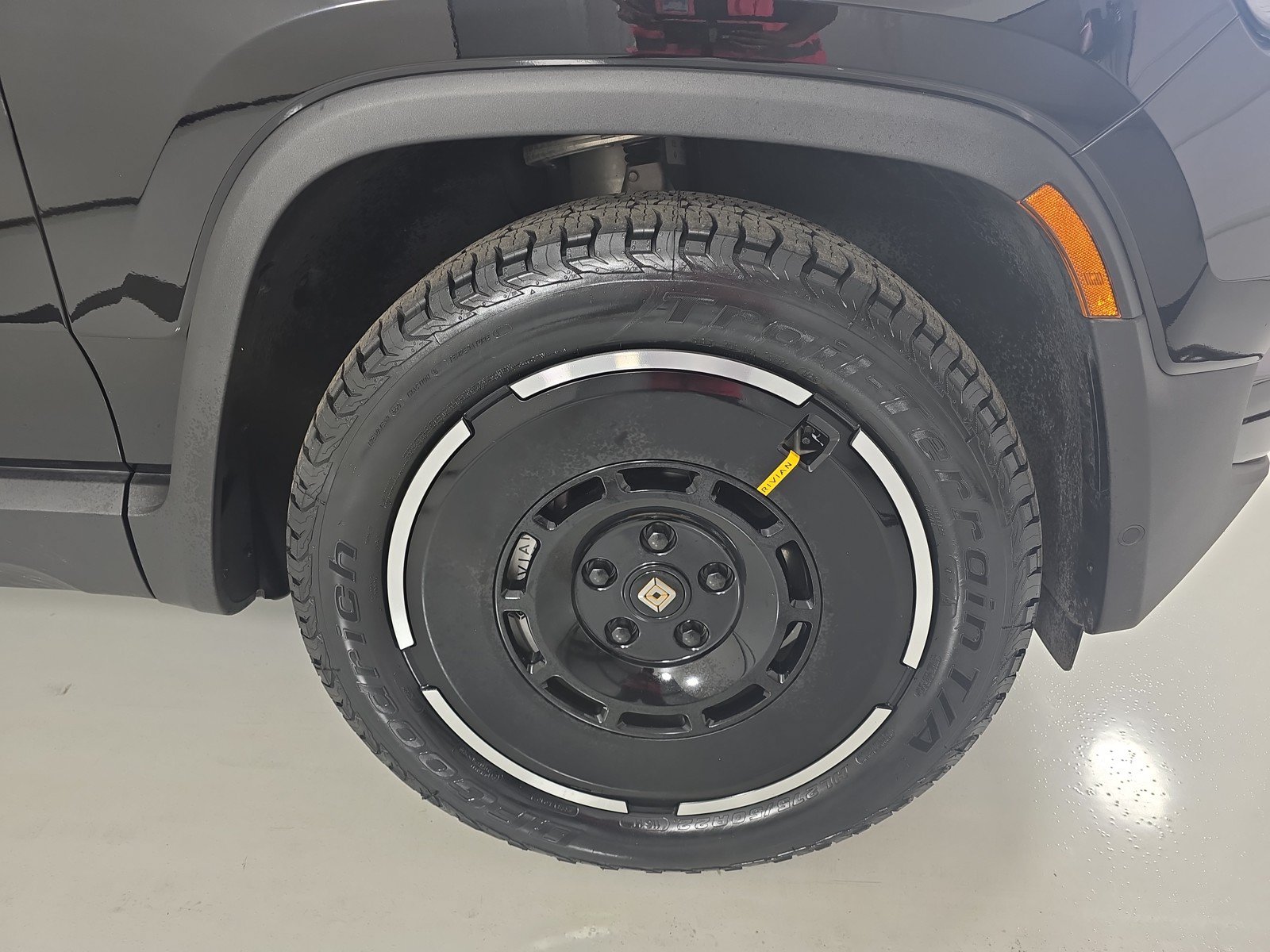 Used 2025 Rivian R1T Adventure AWD/4WD image 11