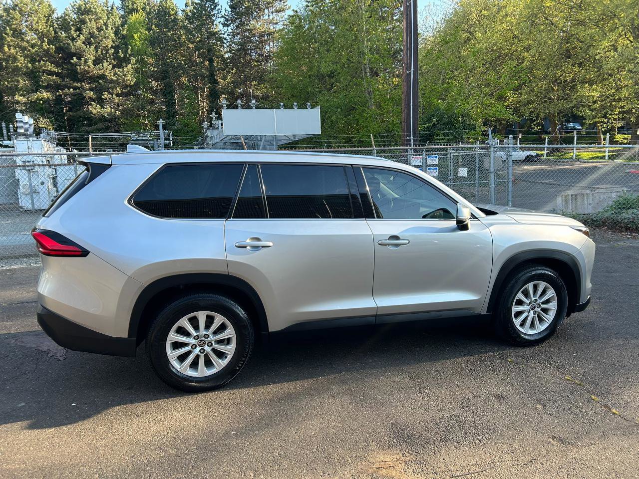 Used 2024 Toyota Grand Highlander AWD Hybrid image 4