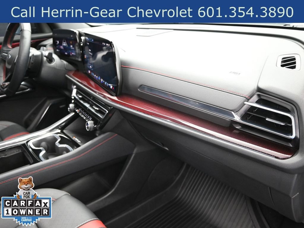 Used 2024 Chevrolet Traverse RS image 24