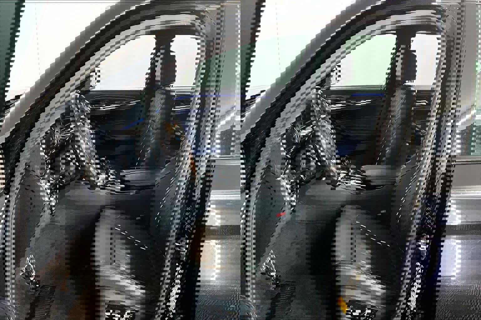 Used 2017 BMW 540i xDrive image 8