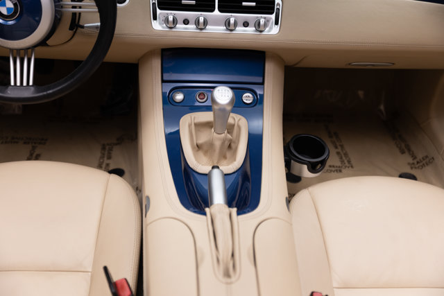 Used 2001 BMW Z8 RWD image 9