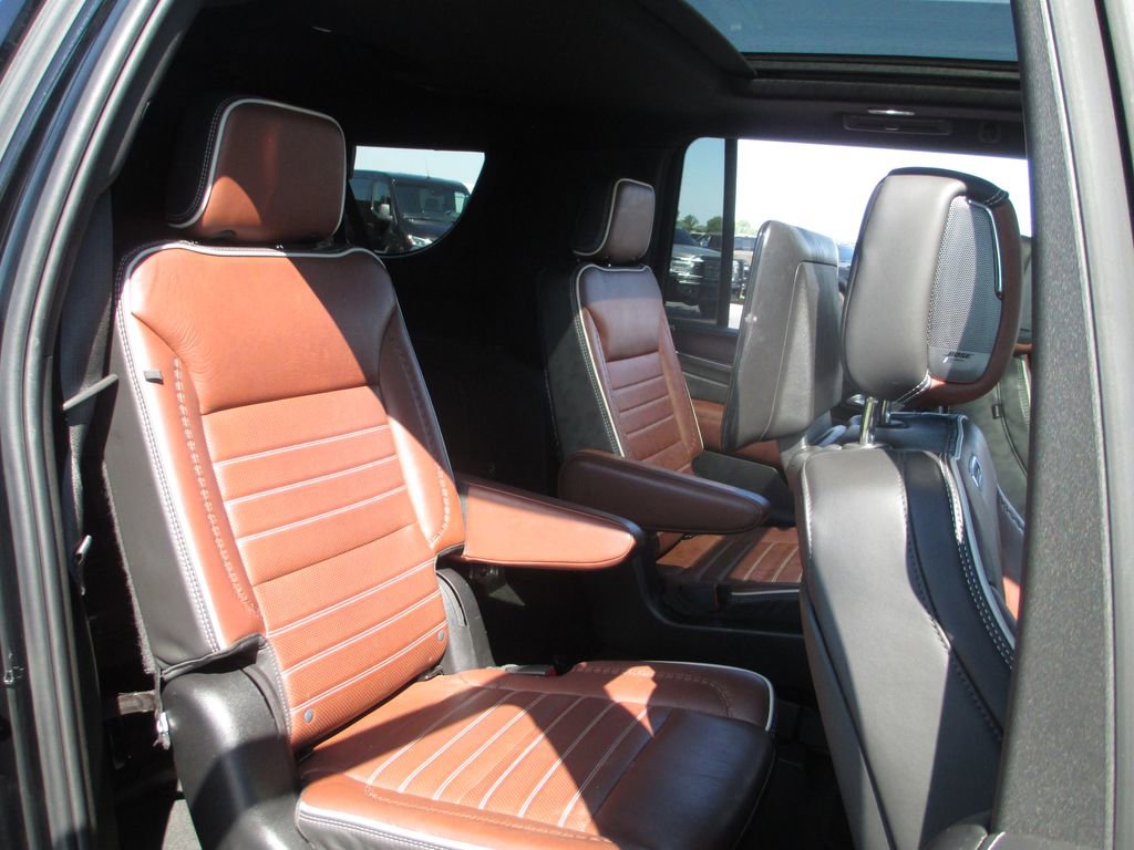 Used 2024 GMC Yukon XL Denali Ultimate AWD/4WD image 27