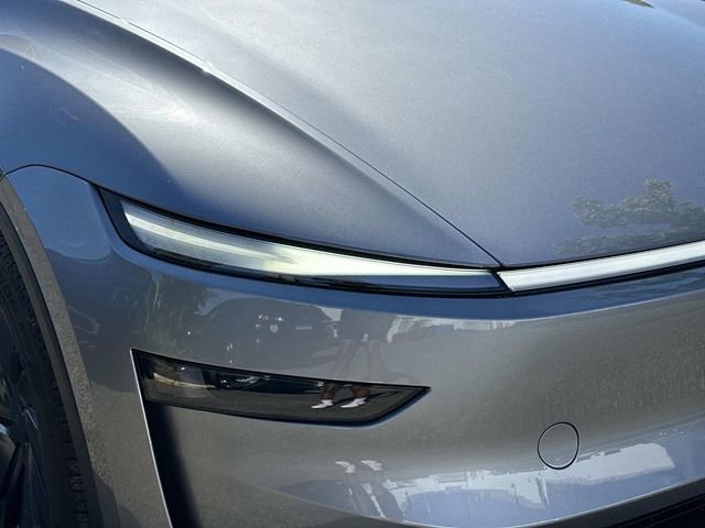 Used 2026 Tesla Model Y AWD image 7