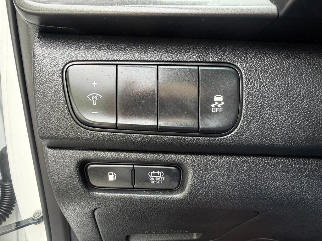 Used 2017 Kia Niro LX FWD image 22