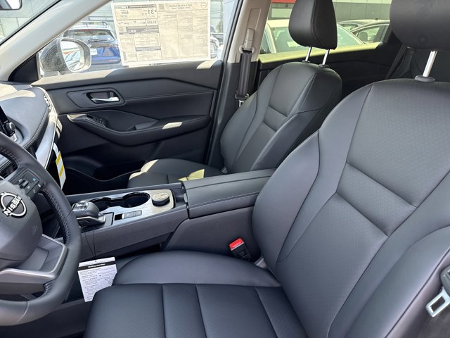 New 2026 Nissan Rogue SV AWD/4WD image 5