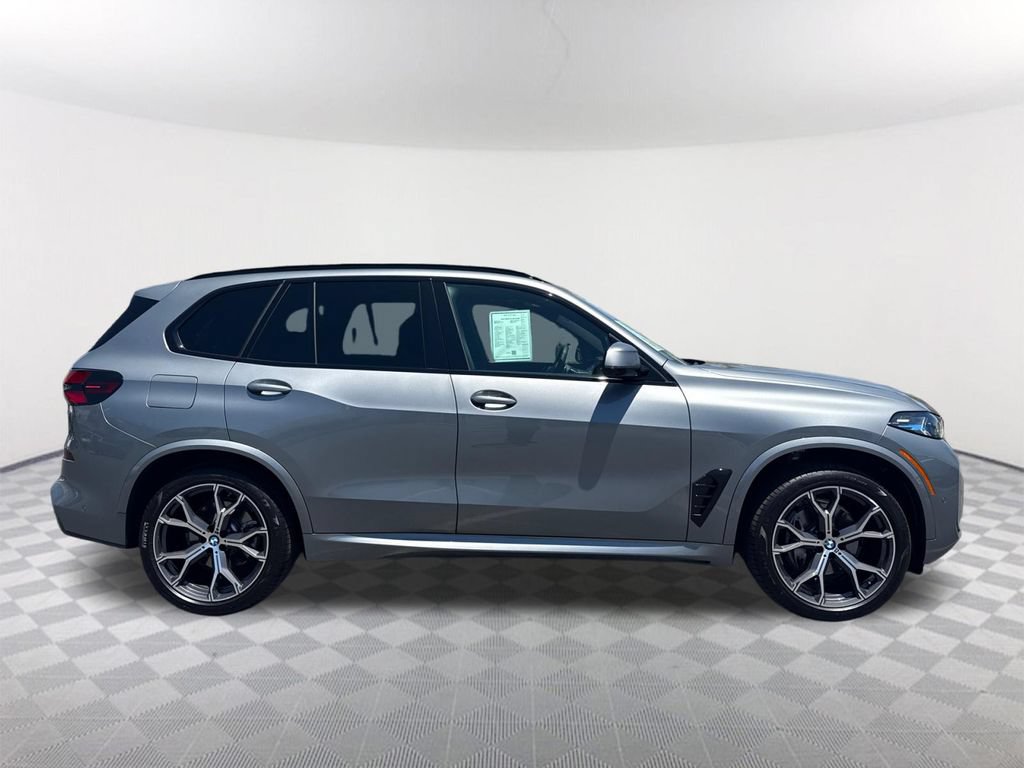 Used 2026 BMW X5 sDrive40i w/ M Sport Package RWD image 3