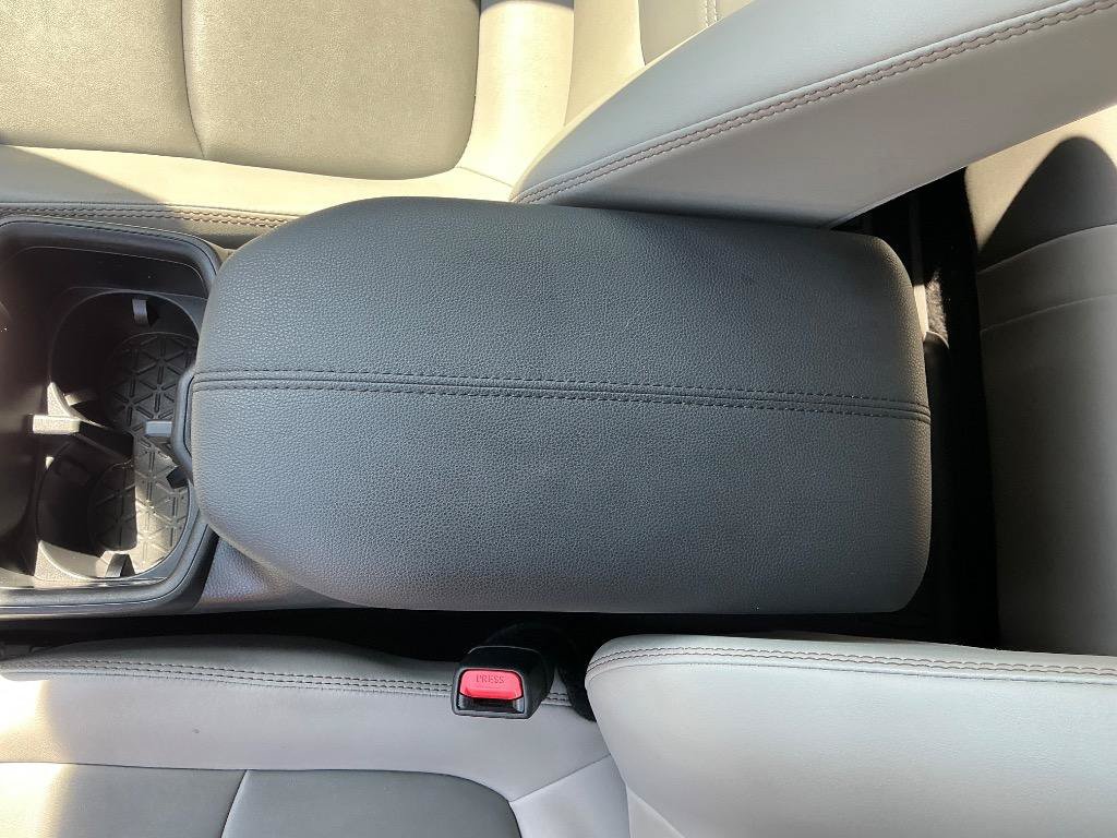 Used 2022 Toyota RAV4 XLE Premium FWD image 21