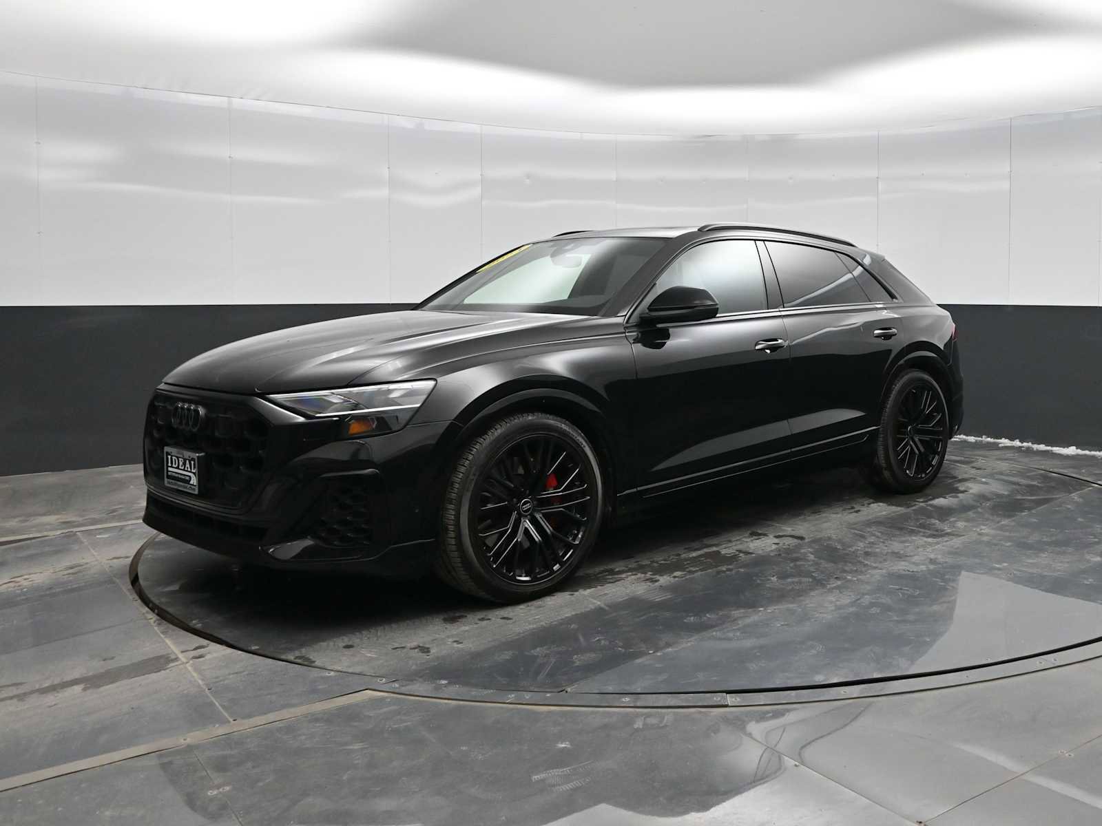 Used 2024 Audi SQ8 Premium Plus w/ S Sport Package image 4